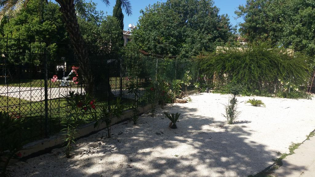 Faneromeni Court Paphos Exterior foto