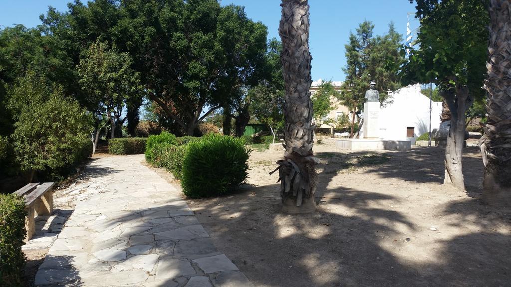 Faneromeni Court Paphos Exterior foto